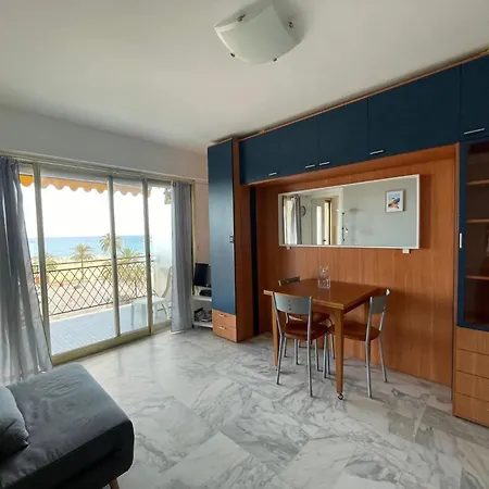 Appartement 45sm - Climatise Face Avec Terrasse